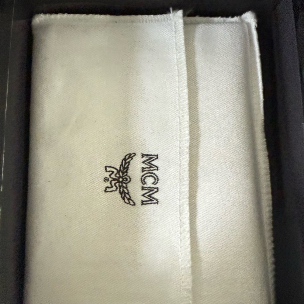 MCM Passport Holder NEW With Box Dust Bog & Original Docs Tan Bunny Logo - Picture 4 of 14